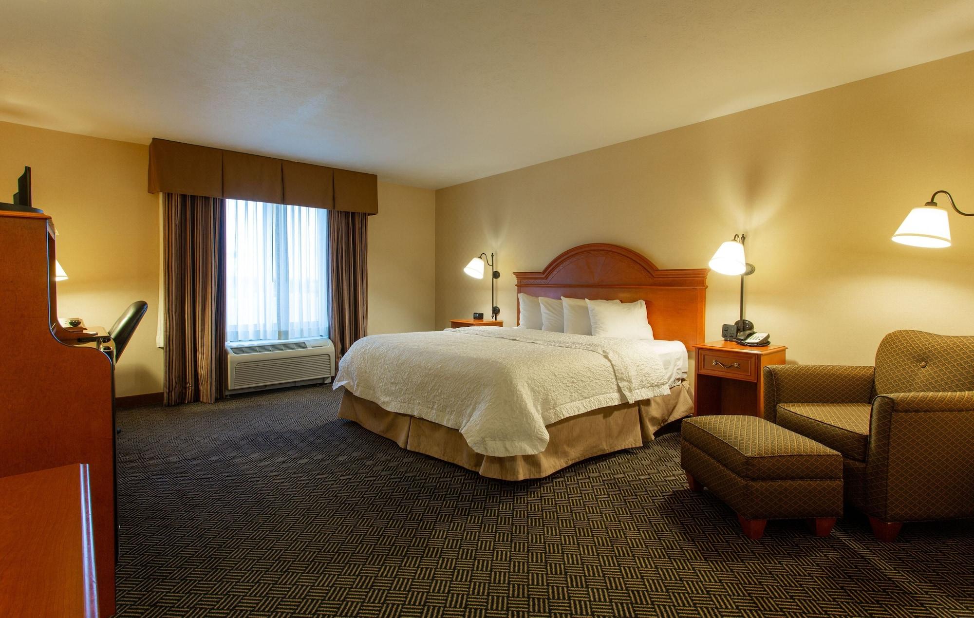 Hampton Inn Ватерлоо Экстерьер фото