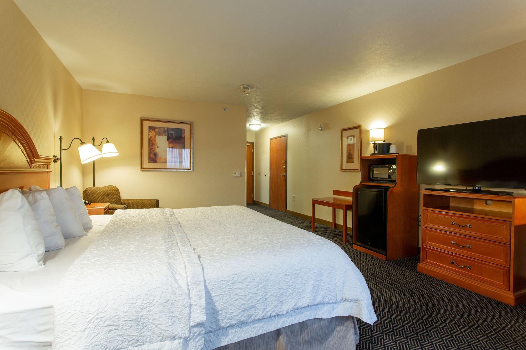 Hampton Inn Ватерлоо Экстерьер фото