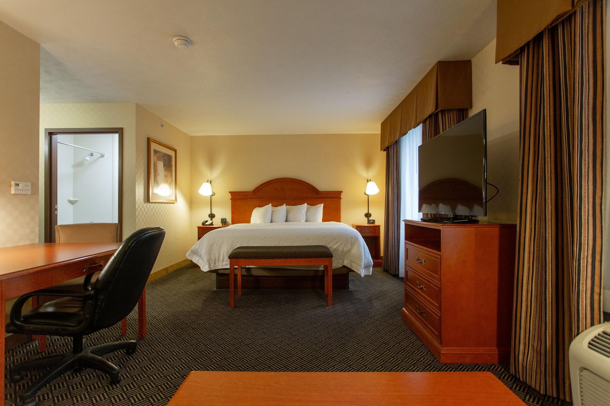 Hampton Inn Ватерлоо Экстерьер фото