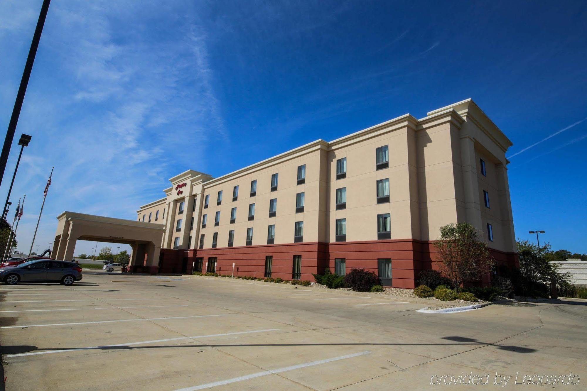 Hampton Inn Ватерлоо Экстерьер фото